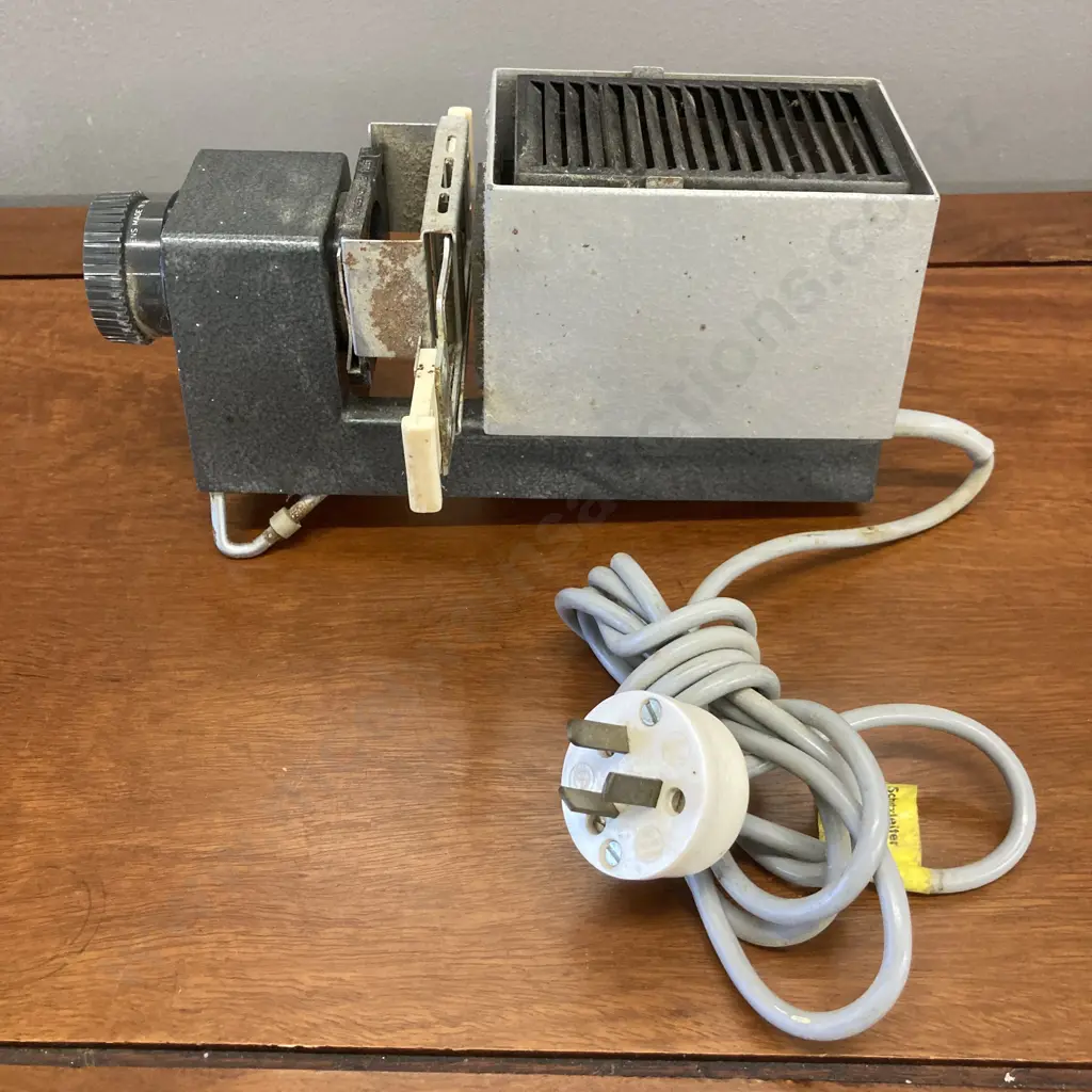 Original Vintage Leitz Wetzlar Pradix Slide Projector.  Leitz Wetzlar Film Roll Film & Film Image 1++